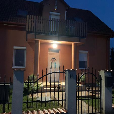 Feher Orchidea Apartman Egerszalók Εξωτερικό φωτογραφία